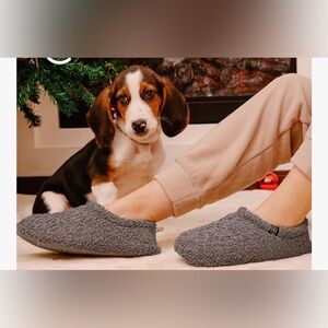 HomeTop Women's Fuzzy Curly Fur Memory Foam Loafer Slippers, Size 7-8, New